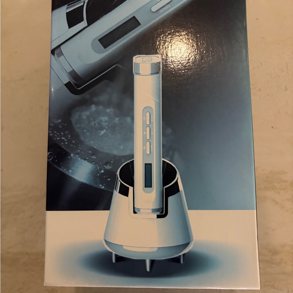 Radio frequency skin tightening device. New in Box.